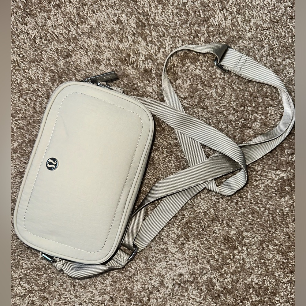 Lululemon Camera Bag 2L